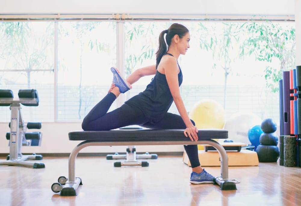 鍛えて10年。滝沢眞規子さんの「この体だから着たい服」 | VERY