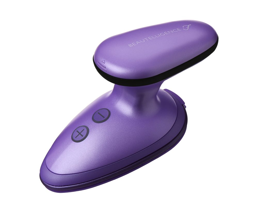 使用1週間後に衝撃】最新“スタンプ式”美顔器を使ってみた！ | VERY NaVY