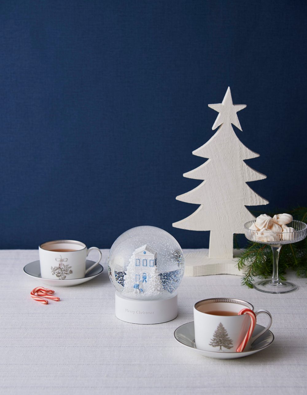 クリスマスのワクワク感を盛り上げる器とインテリア雑貨 | VERY