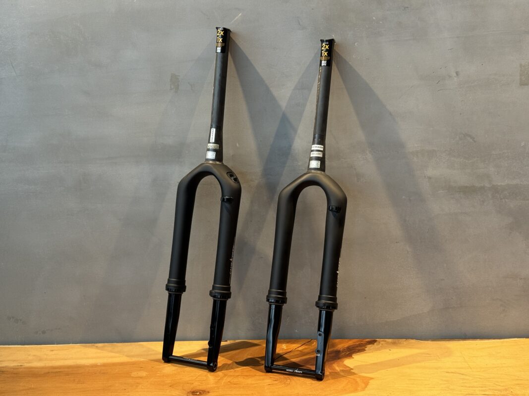 サスは重い”を覆す。グラベル専用サスペンション「INVERT」登場