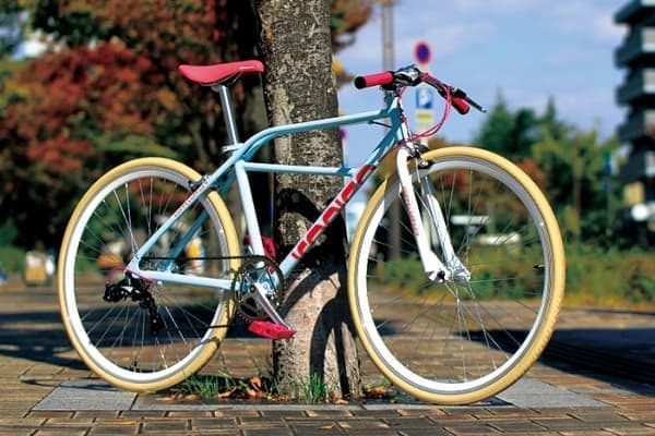 シームレスチューブフレーム」を採用したクロスバイク、ドッペル