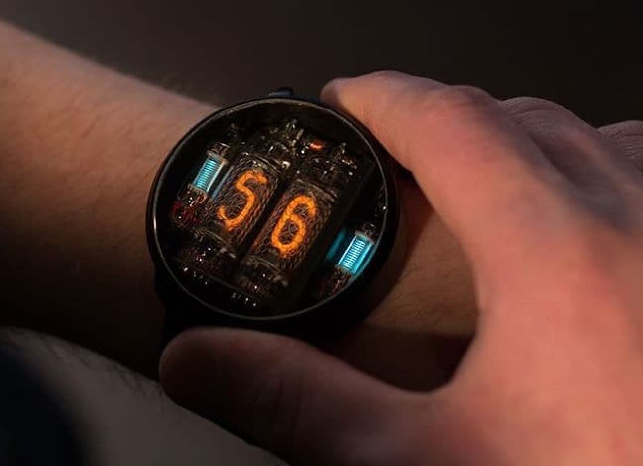 ニキシー管腕時計「NIWA」…ダイバージェンスメーターの機能はない