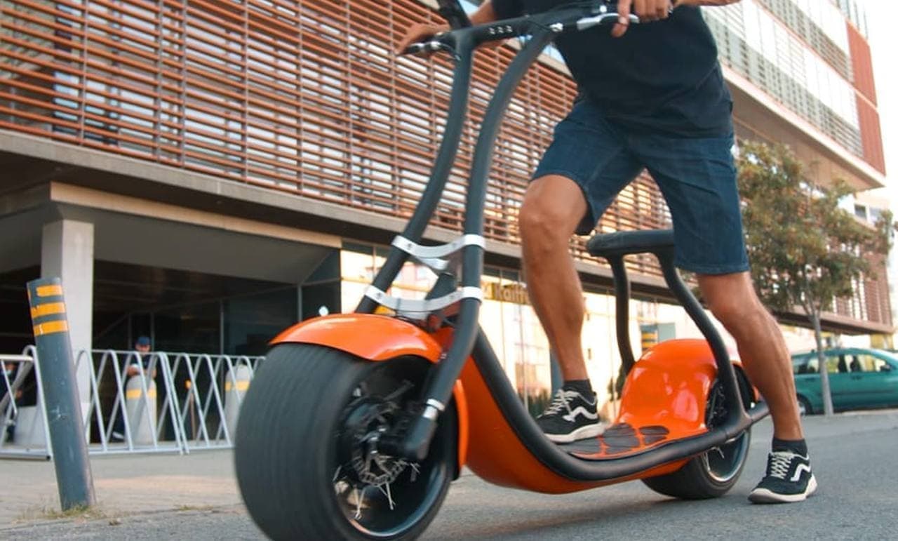 大人のためのローラースルーGOGO「Rolley」にフラッグシップモデル