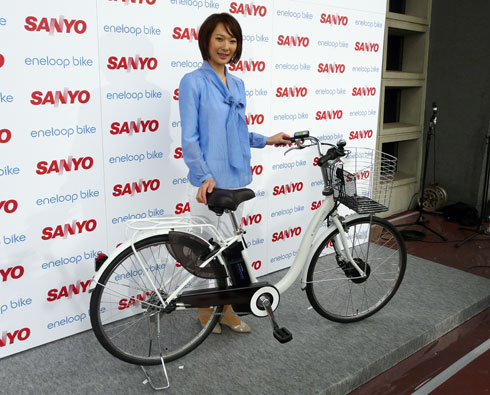 今度の電動アシスト自転車は平地走行時にも充電――三洋の新エネループ