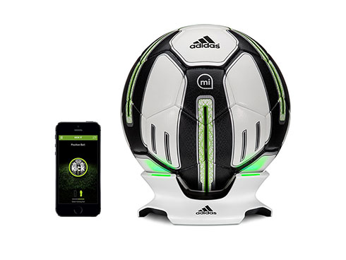頭脳を持ったサッカーボール”「miCoach スマートボール」 Apple Store