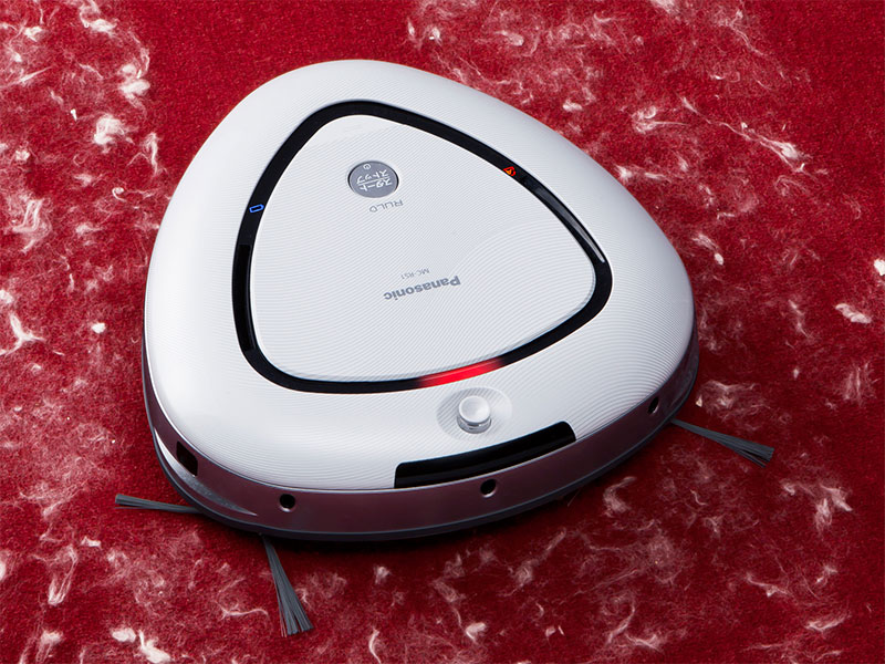 部屋の「隅と壁際」にこだわったロボット掃除機、パナソニックから