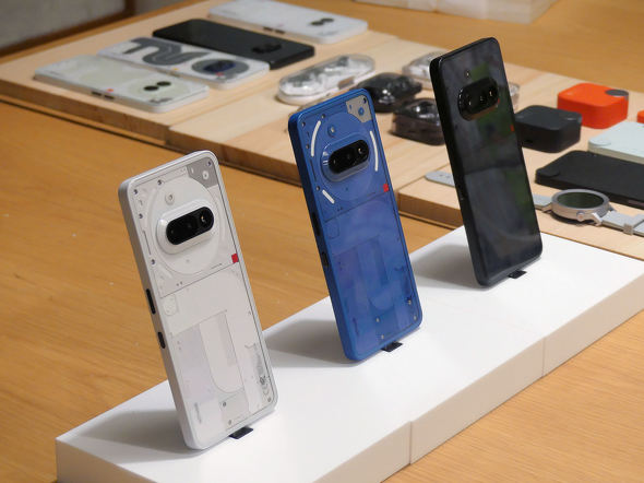 Nothingが新スマホ「Phone (3a)」発売、楽天モバイルが限定色を独占