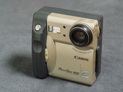 キヤノン「PowerShot」30周年なので歴代モデルを振り返る 時折、現れる