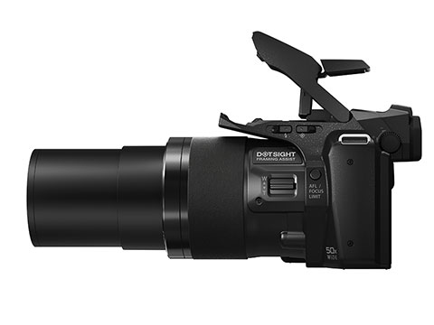 狙った獲物は逃さない “ワシの目”照準器搭載 オリンパス「STYLUS SP