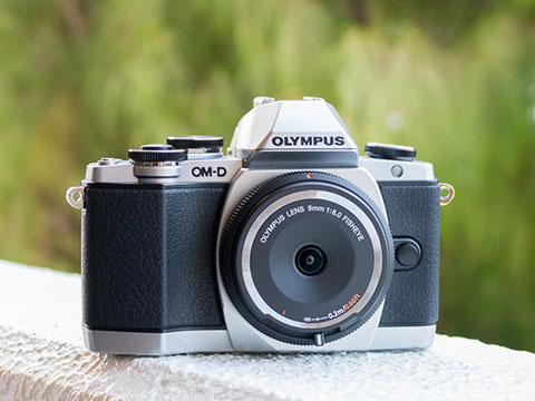 OLYMPUS OM-D E-M10」第1回――魚眼ボディーキャップレンズを試す：長期