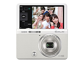 操作ボタンごと開く背面液晶で“自撮り”を強化 新EXILIM「EX-ZR50」発表
