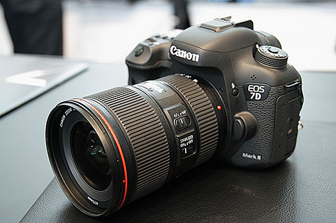 劇的に進化したAPS-C一眼レフ「EOS 7D Mark II」詳報：5年ぶりの