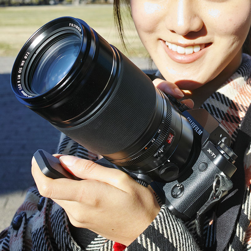 Xマウントユーザーなら避けて通れない大口径望遠ズーム――富士フイルム