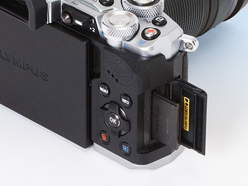 約4000万画素で記録するハイレゾショットの実力は――オリンパス「OM-D E