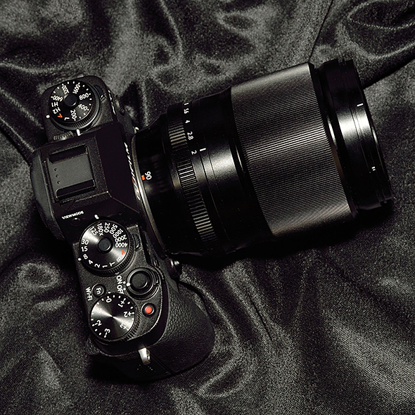 豊かな描写を見せる中望遠レンズ――富士フイルム「XF90mm F2 R LM WR