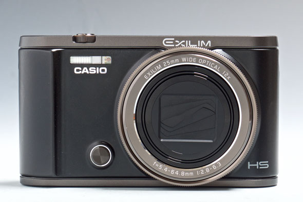 コンデジとスマホがスムーズに連携する技ありの1台――カシオのEXILIM