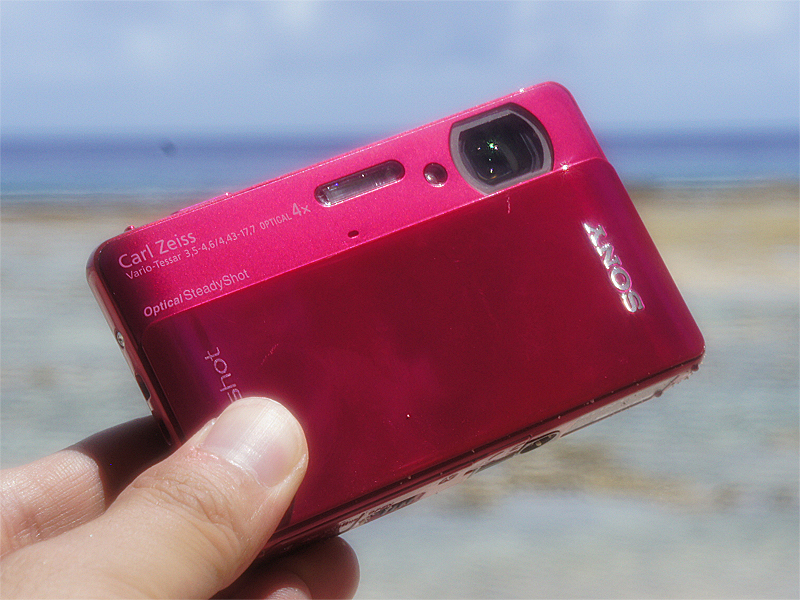 らしくない”防水サイバーショット「DSC-TX5」で海辺を遊ぶ（1/2 ページ