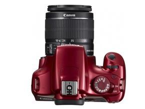 単焦点レンズキットも用意、2色展開のエントリーEOS 「EOS Kiss X50