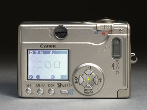 最初の完成形――キヤノン「IXY DIGITAL 200a」：矢野渉の「クラシック