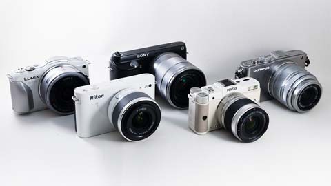今日から始めるミラーレス一眼（1）――サイズも価格も手ごろな5機種を