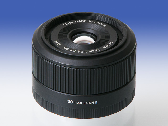 第8回 標準レンズで楽しむ巨大建造物めぐり――シグマ「30mm F2.8 EX DN
