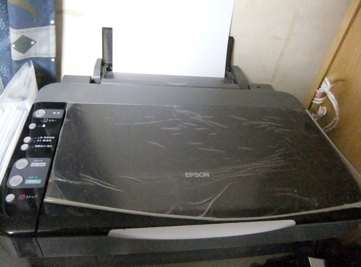 悲鳴を上げて壊れたプリンタを修理【分解編】：Wired, Weird（1/2