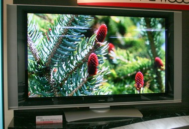 横幅は50V型同等以下、価格は同じ――日立、55V型プラズマ「WOOO