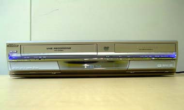 似て非なる3つのVHS一体型DVDレコーダー（1/2 ページ） - ITmedia NEWS