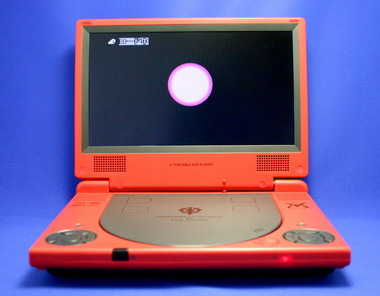 赤い色の…！シャアじゃないのか？」――3倍楽しめるDVDプレーヤー（1/2