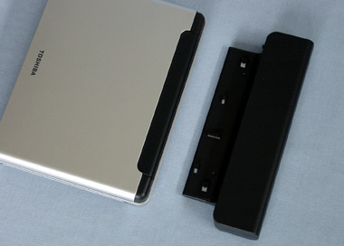 どこでもDVD”生活を3万円弱で――東芝ポータロウ「SD-P1600」：レビュー