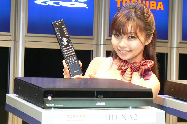 東芝、5万円を切るHD DVDプレーヤーなど2機種を投入：「HD DVD