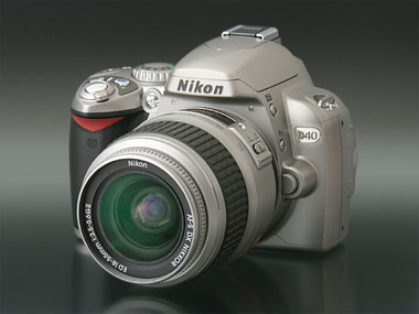 実売6万円で買えるニコン党入門機――「D40」：レビュー（1/4 ページ