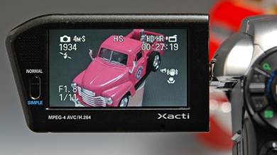 フルHD対応の小型デジタル“ビデオ”カメラ――Xacti DMX-HD1000：レビュー