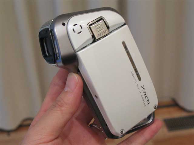 8メガCMOSで滑らか撮影――新防水Xacti「DMX-CA8」 - ITmedia NEWS