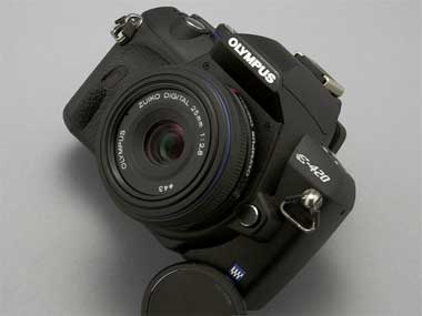 オリンパス「E-420」とパンケーキレンズの薄さを楽しむ（1/7 ページ