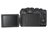 バリアングル復活“あえて1000万画素”の「G」――「PowerShot G11