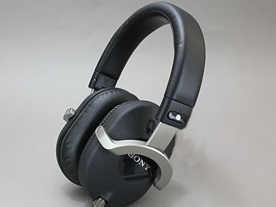 ソニーが繰り出した新フラッグシップの実力は！？ 「MDR-Z1000」：高級