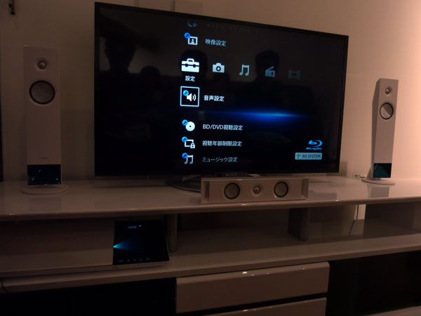 リアスピーカーを無線化した“リアル5.1ch”システム「BDV-N1WL