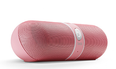 表も裏もピンク――BeatsのBluetoothスピーカー「Beats Pill」にニッキ
