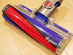 ダイソン フラフィ」――掃除機のジレンマを解決した柔らかいヘッド