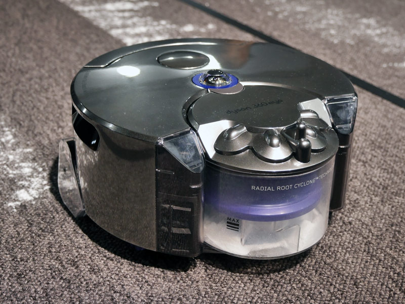 ダイソン、ロボット掃除機「360 Eye」を発売――専用アプリで仕事っ