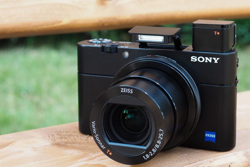 超絶スピードのAFと連写！ ソニー「RX100M5」の進化っぷり（1/4 ページ