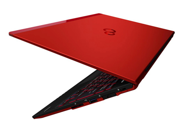 13.3型モバイルで重さ約777g!! 富士通が2017年PC春モデルを投入【写真