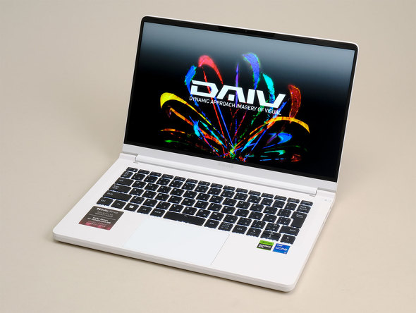 白色ボディーに外部GPUを搭載！ マウスコンピューターの「DAIV R4