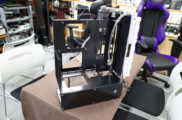 長尾製作所のオープンフレームケースにE-ATX版が登場！：古田雄介の