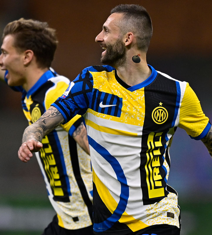 常識”を破壊！来日の名門インテル、「超規格外」ユニフォーム7選