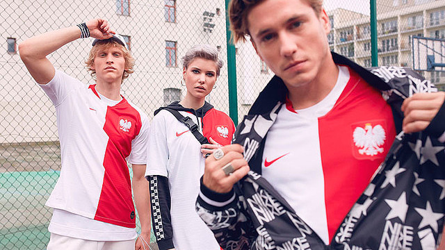 ポーランド代表、「赤白バイカラー」の100周年記念ユニフォームを発表