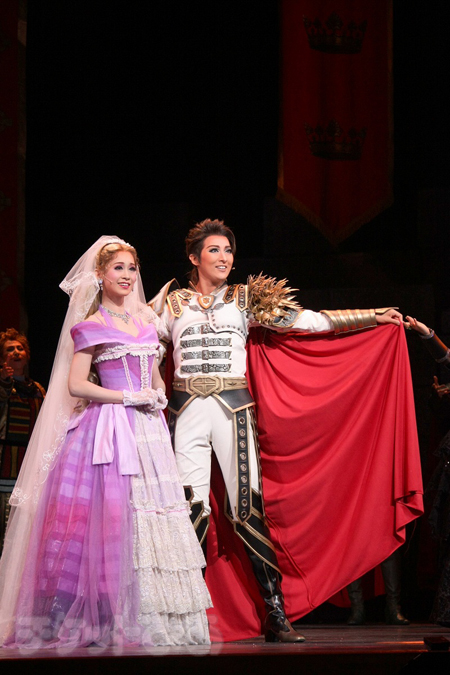 月組新トップ珠城りょう、カリスマ性を絶賛される | チケットぴあ[演劇