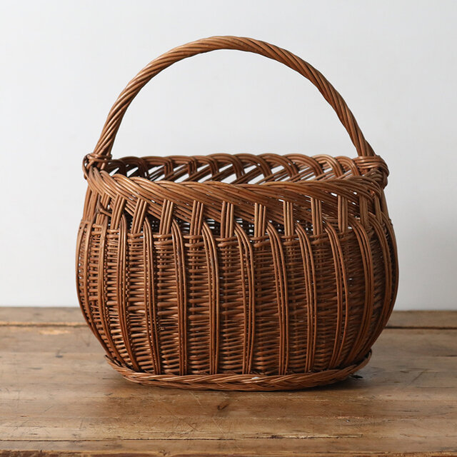 楽天市場】ハンガリー ブロカント バスケット 骨董 蚤の市 でみつけた