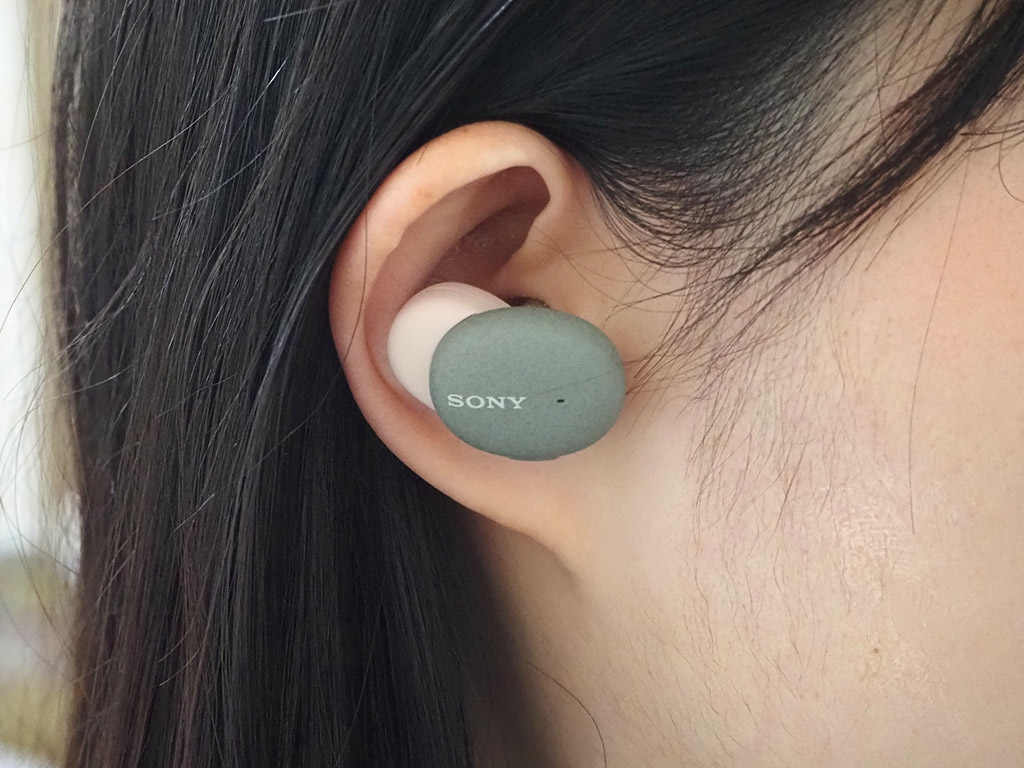 SONY WF-H800をレビュー！コンパクトで高音質、カジュアルでオシャレな